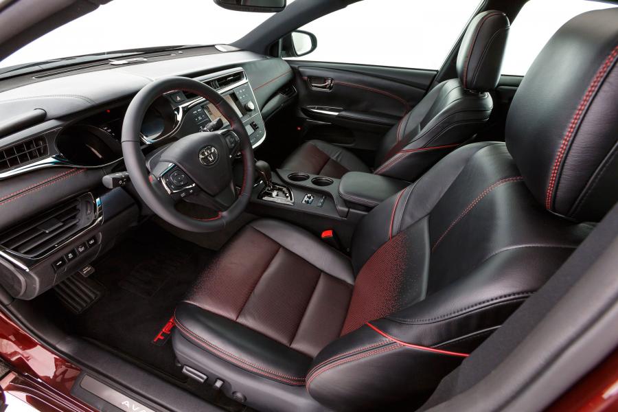 Интерьер Toyota Avalon TRD Edition 2012 года  (фото 13 из 14)